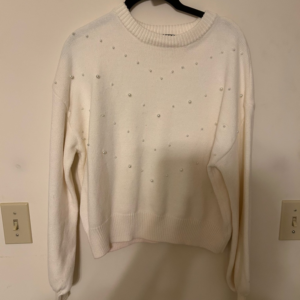 Express Sweater- cream with pearls.